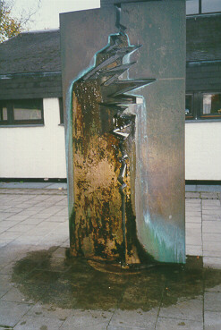 Foto vom Blitzbrunnen vor der Auferstehungskirche