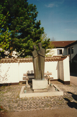 Foto vom Brunnen im Altenheim Hochzoll in Augsburg
