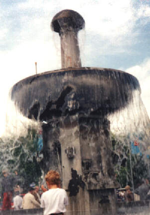 Foto vom Schalenbrunnen vor dem Hauptbahnhof