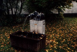 Foto vom Brunnen vor der Johanneskirche in Partenkirchen