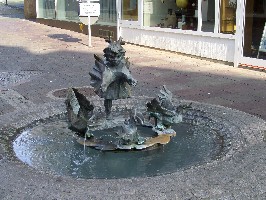 Foto vom plätschernden Entenbrunnen in Koblenz