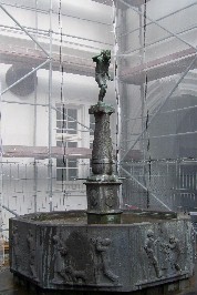 Foto vom plätschernden Schögelbrunnen in Koblenz