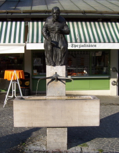 Foto vom Elise-Aulinger-Brunnen in München