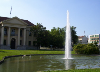 Foto vom Springbrunnen vor dem Prinz-Carl-Palais in München
