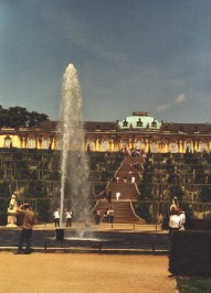 Foto vom Brunnen unterhalb von Schloss Sanssouci in Potsdam