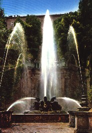 Foto vom Drachenbrunnen in der Villa d'Este in Tivoli bei Rom