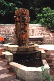 Foto von einem Brunnen in der Bahnhofstraße in Schwalmstadt-Treysa