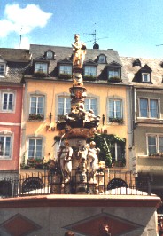 Foto vom Petrusbrunnen in Trier